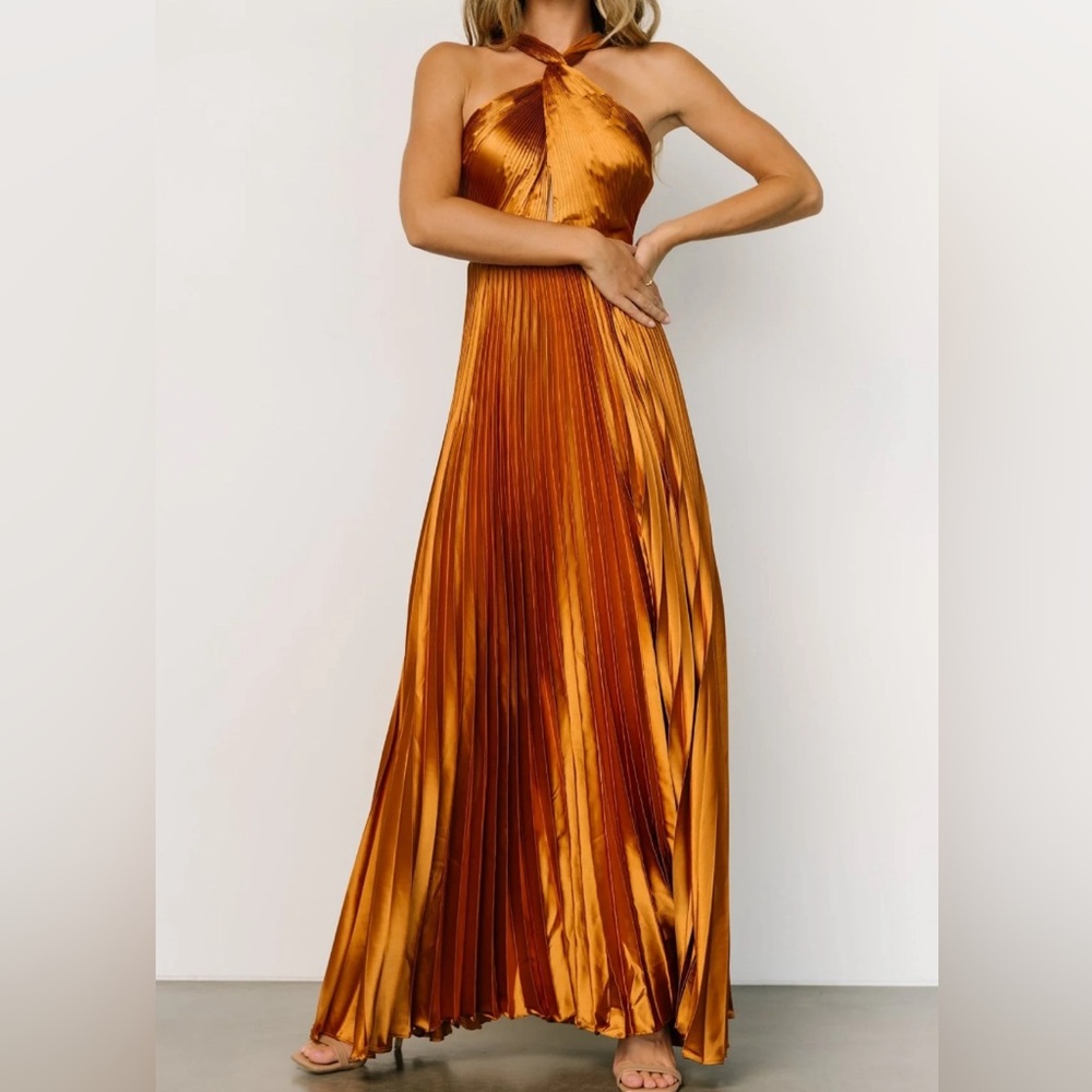 Fall wedding guest dress! Cooper pleated halter maxi dress Large NWT